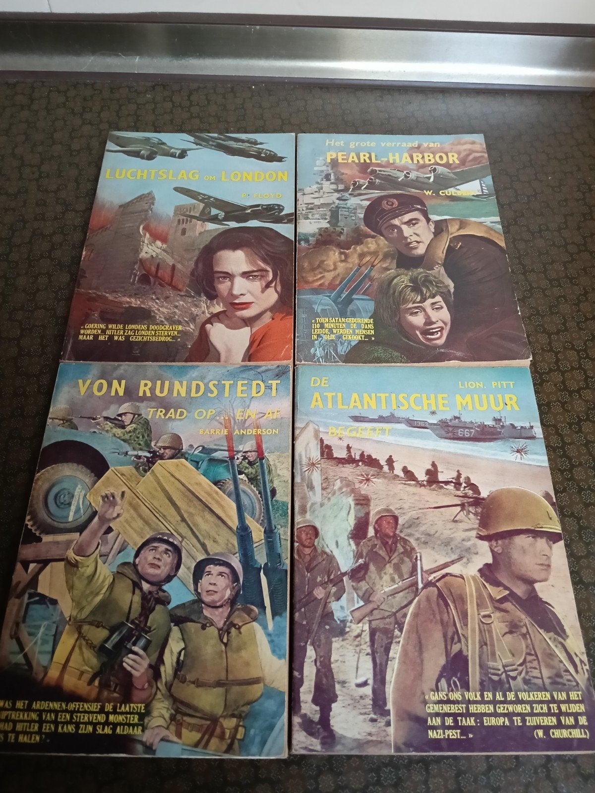 4 boekjes over oorlog belevenissen, Livres, Enlèvement ou Envoi