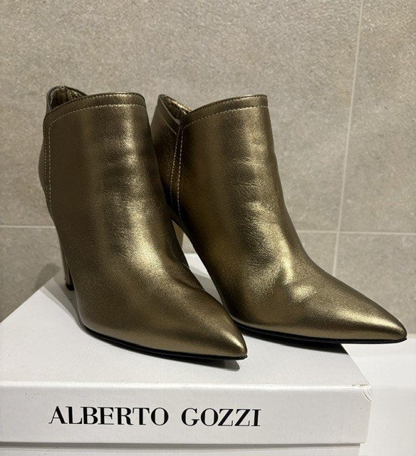 Enkellaars Nieuw Alberto GOZZI 340 euro nu 100 euro, Kleding | Dames, Ophalen, Lage of Enkellaarzen, Nieuw, Alberto Gozzi