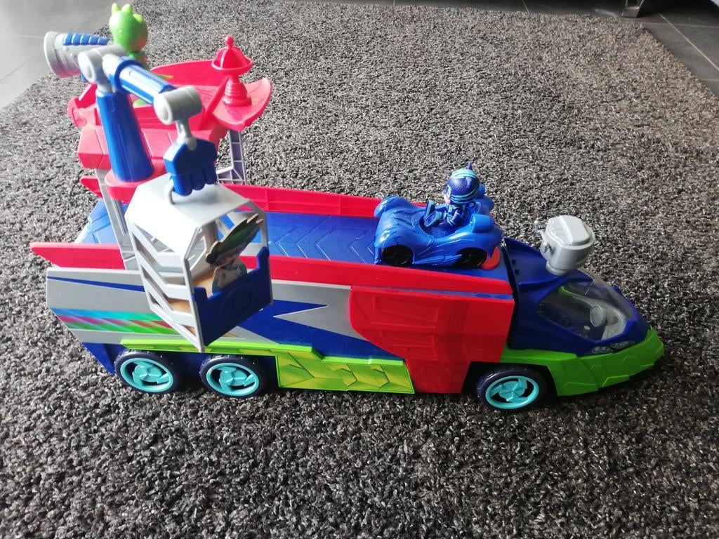 Masque PJ pour gros camion avec petite voiture et jouet supp, Enfants & Bébés, Jouets | Véhicules en jouets, Enlèvement