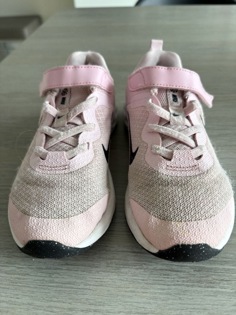 Roze sportschoenen NIKE, maat 30 en 29,5. Zeer goede staat, NIKE, Gebruikt, Sportschoenen, Ophalen of Verzenden