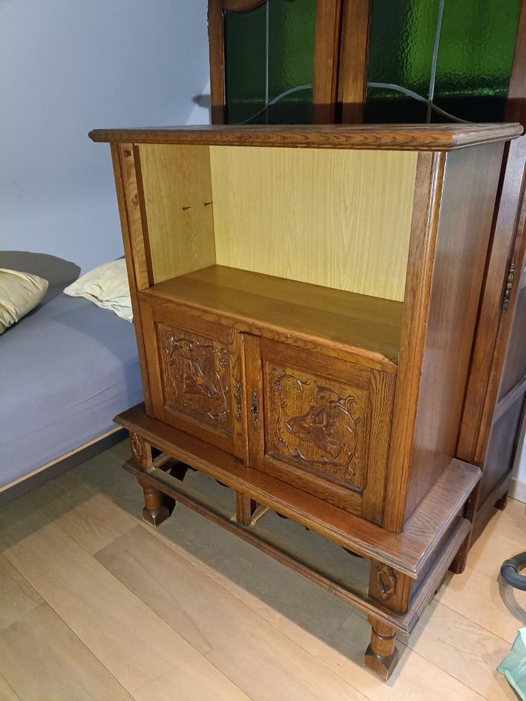 Armoire en bois de sanglier en chêne faite main, Enlèvement
