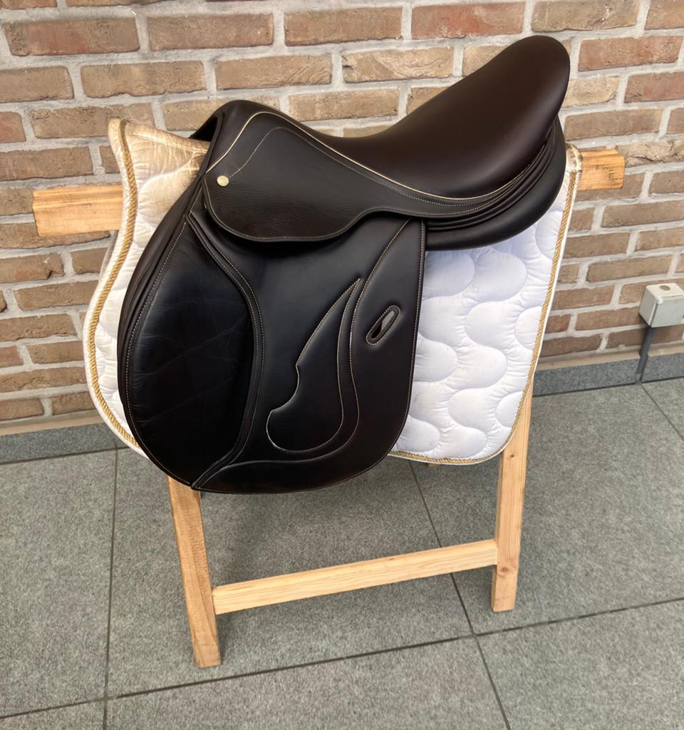 Springzadel Hervé Godignon 17,5 inch