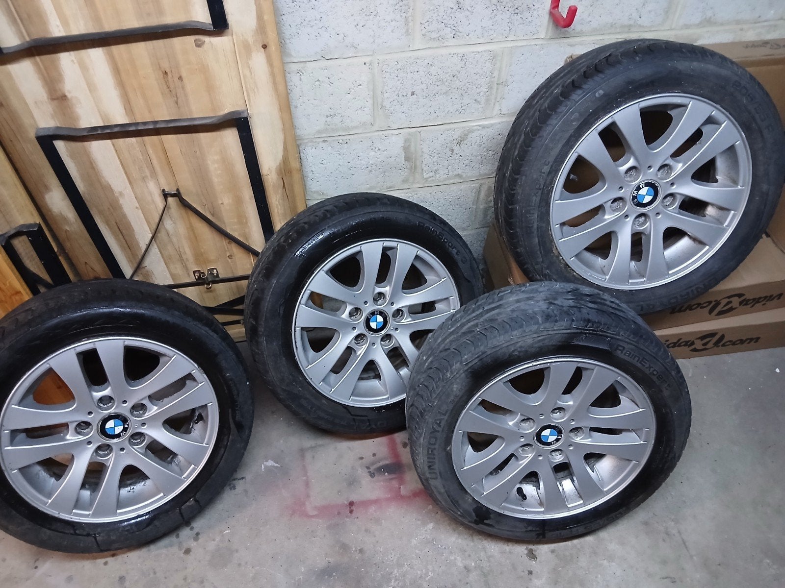 Bonjour, à vendre 4 jantes BMW de 16 pouces 0491.30.91.77, Enlèvement ou Envoi, 16 pouces, Pneu(s)