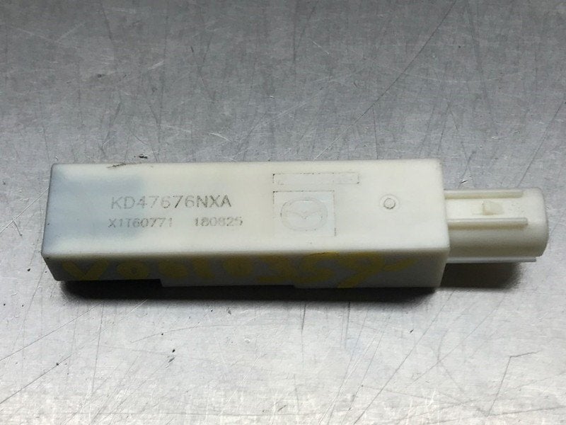 ANTENNE D'ACCÈS SANS CLÉ CX-5 II (KF) (|KD47676NXA|), Hitdorfer Straße 73
51371  Leverkusen, DE, Mazda, Utilisé, Info@mazda.de