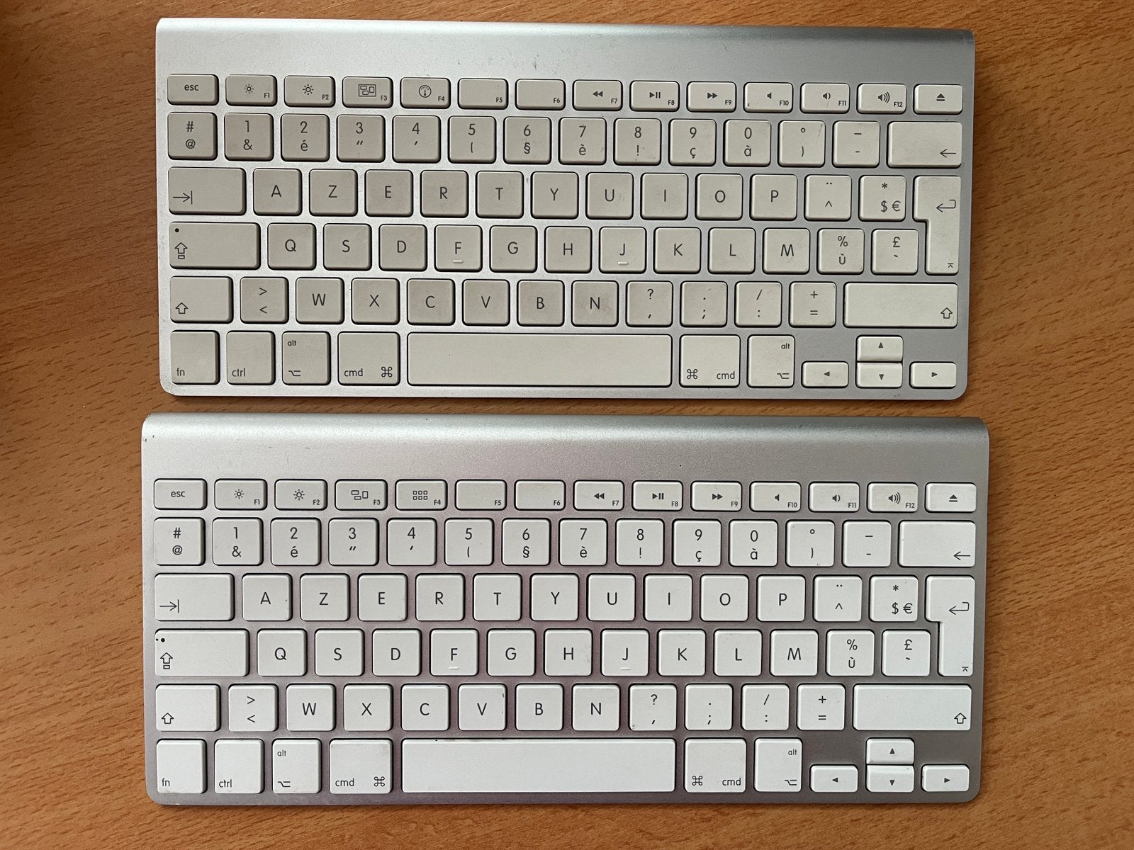 Lot de 2 Claviers sans fil Apple(Modèle A1314) Très bon état, Enlèvement ou Envoi, Comme neuf, Sans fil