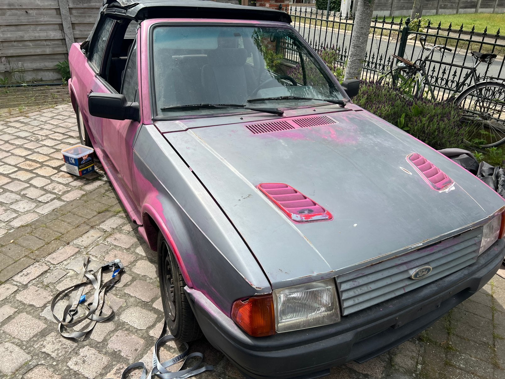 Ford escort 1600 benzine rally kit, Auto's, Ford, Voorwielaandrijving, Escort, Stof, 1600 cc