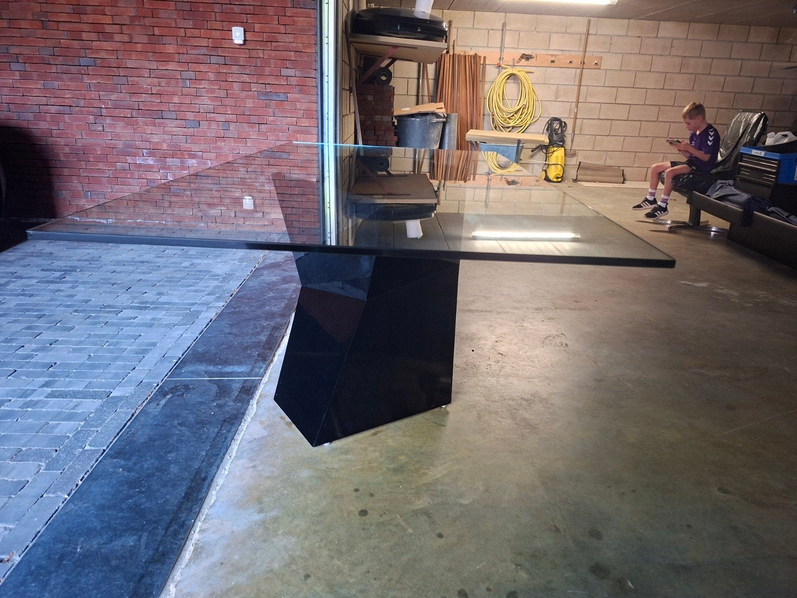 design tafel met 6 comfortabele leren stoelen, Huis en Inrichting, Ophalen
