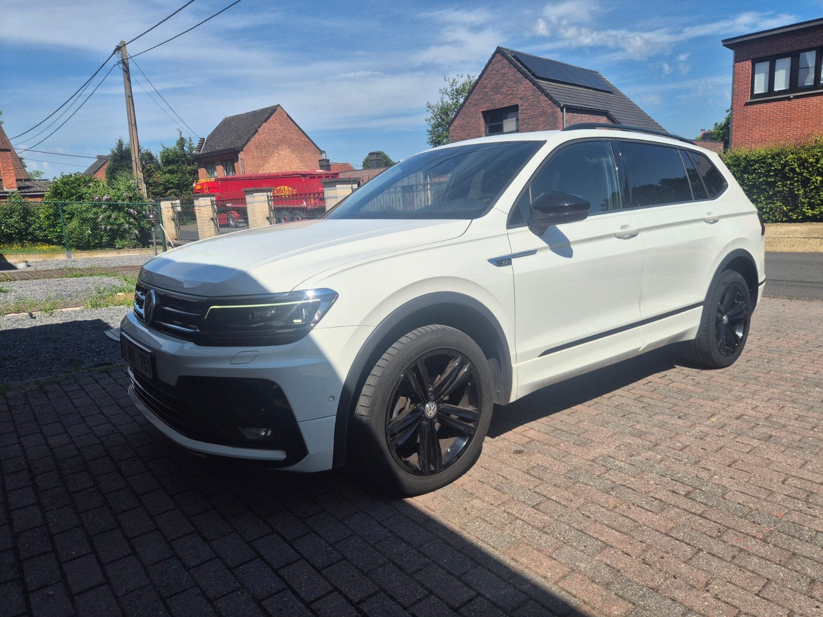 Volkswagen Tiguan Alspace R-Line Black Style, Auto's, 1498 cc, 4 cilinders, Wit, Leder