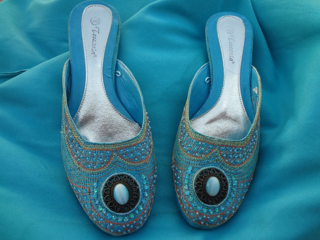 Mules avec perles, Vêtements | Femmes, Toscania, Enlèvement ou Envoi, Comme neuf, Sandales et Mûles