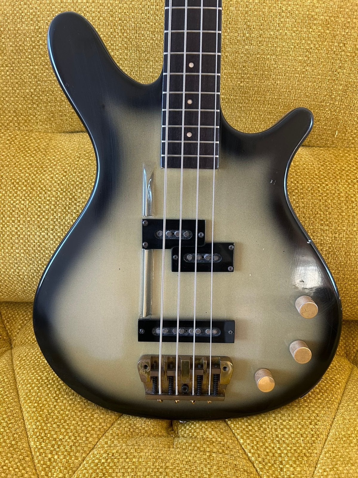 Leduc BD3 Basgitaar (1983) – Handgebouwd – Silverburst, Muziek en Instrumenten, Ophalen, Gebruikt, Elektrisch