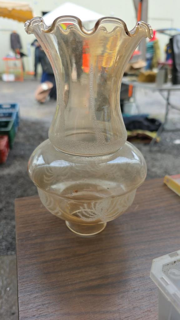 Globe en verre, Enlèvement