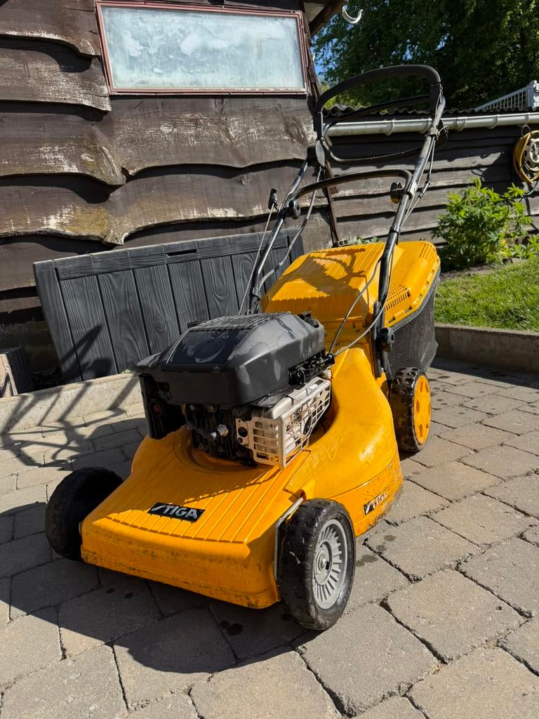 Tondeuse tractee stiga, Enlèvement, Comme neuf