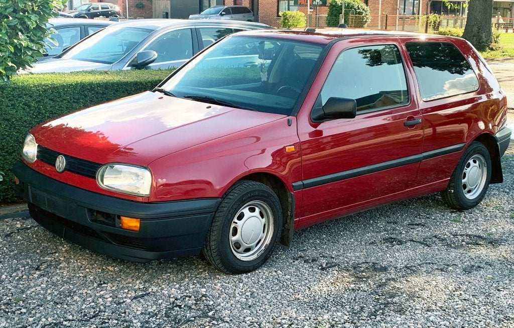 Vw Golf 3 oldtimer met 135 000km van 1993, Auto's, Voorwielaandrijving, Stof, Zwart, 4 cilinders