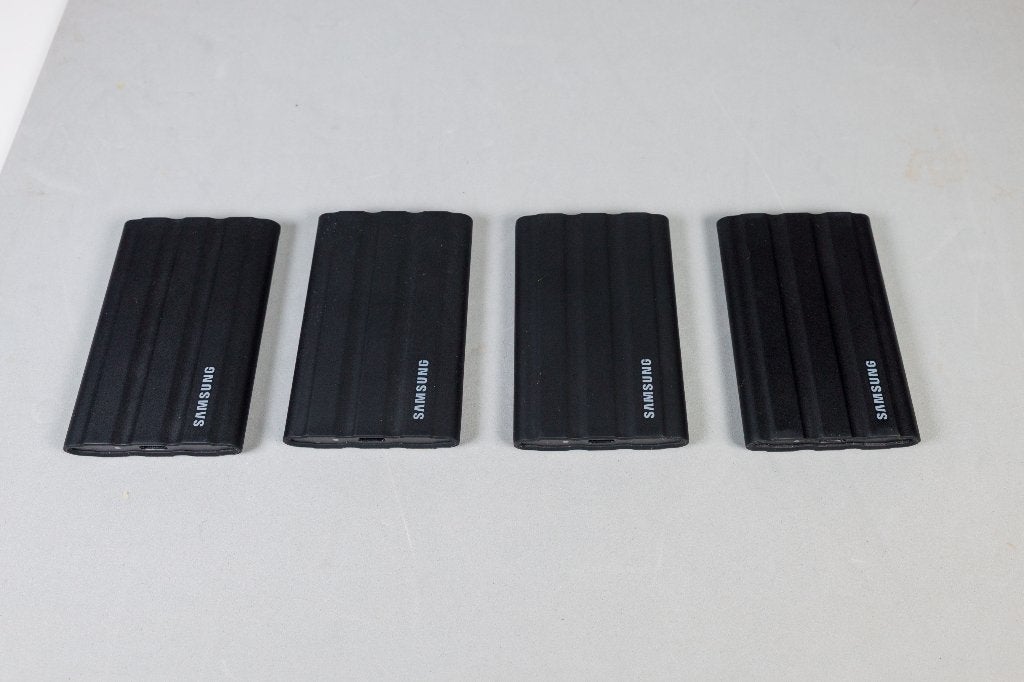SAMSUNG T7 Shield Portable SSD 4TB, Computers en Software, Harde schijven, SSD, Ophalen of Verzenden, Zo goed als nieuw, 4 TB