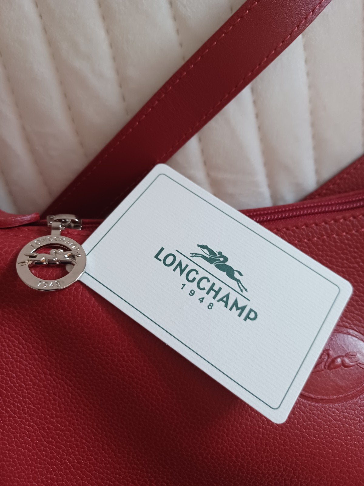 LONGCHAMP Sac rouge foncé siglé, Envoi, Rouge