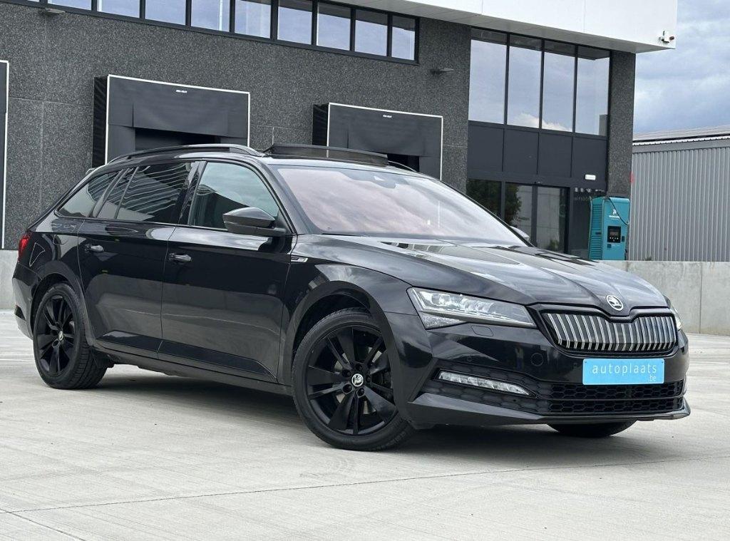 Skoda Superb IV Sportline 157pk Hybride 88038km 2020 FULL OP, Auto's, 4 cilinders, 34 g/km, Zwart, 5 deurs