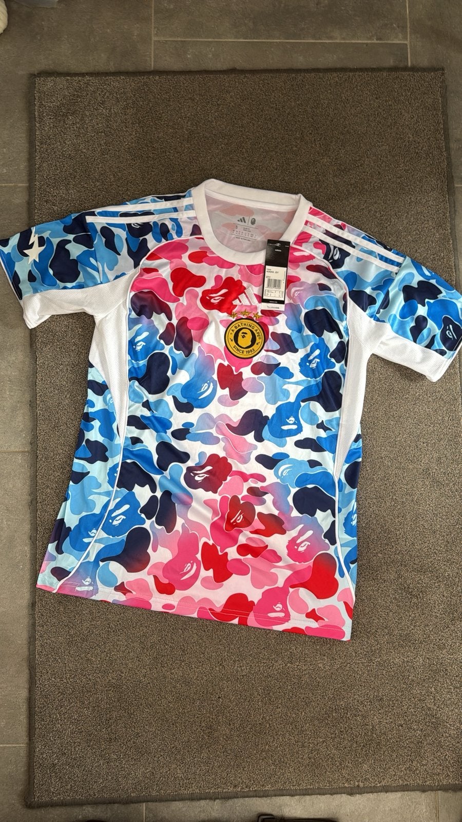 T-Shirt Bape X Adidas, Taille S, Enlèvement ou Envoi, Neuf, Maillot