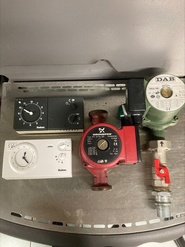 Thermostaten en circulatiepompen, Ophalen, Gebruikt