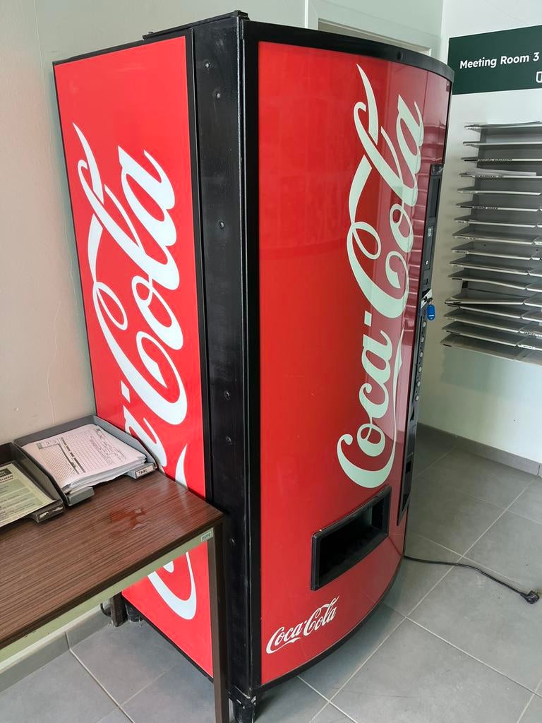 Distributeur de boissons froides, Enlèvement, Utilisé