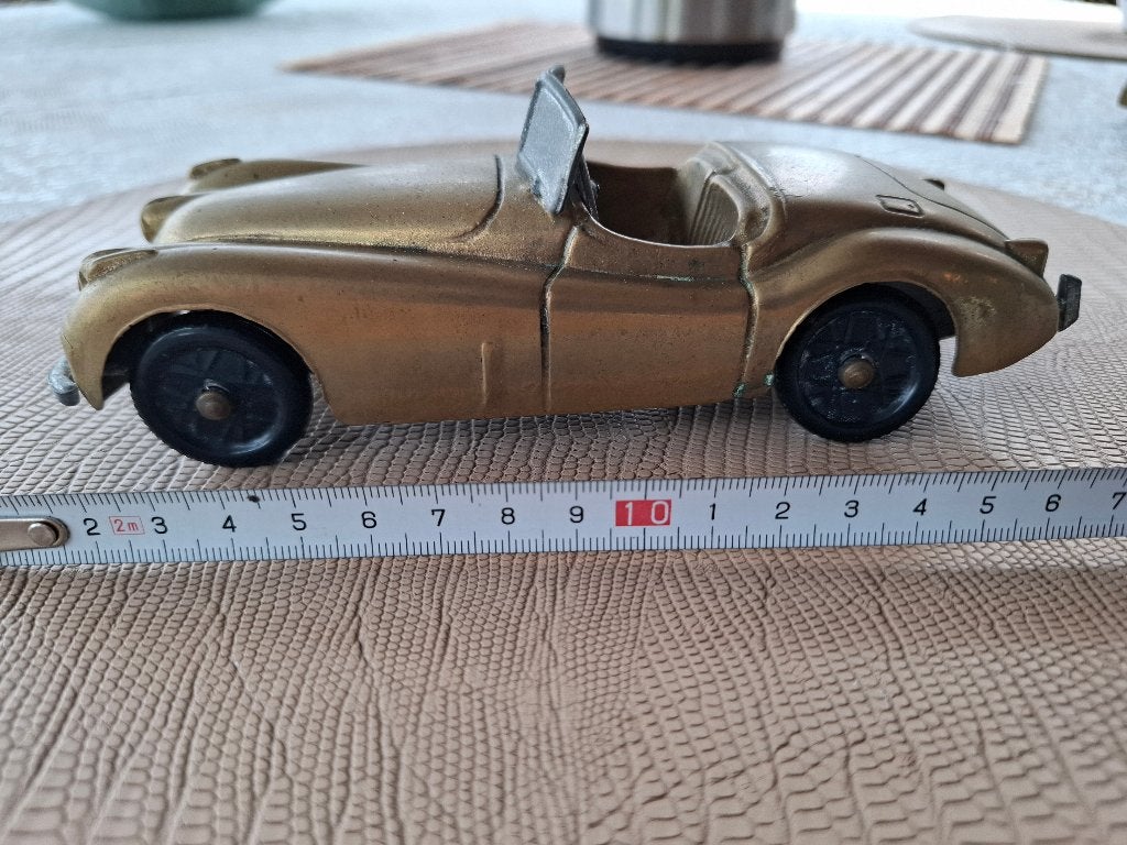 jaguar xk120 / messing, Hobby en Vrije tijd, Modelauto's | Overige schalen, Ophalen