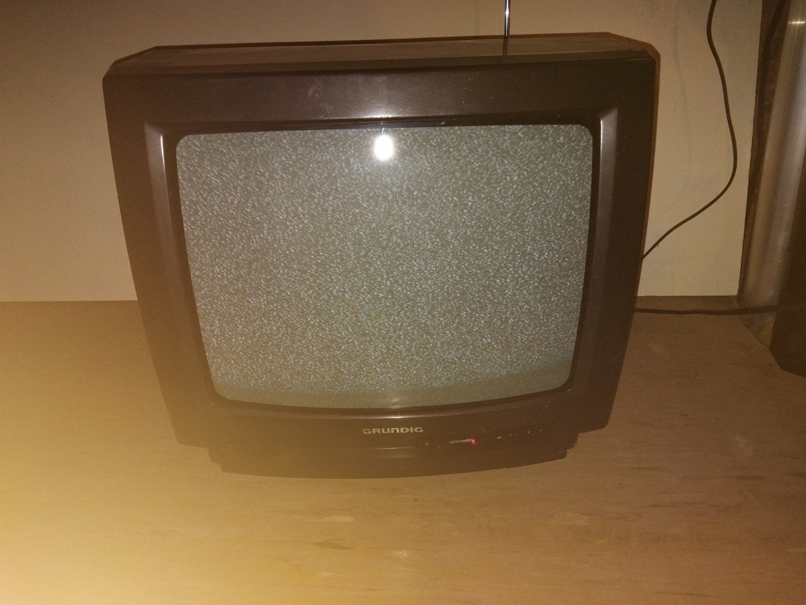 Grundig Portable TV, Antiquités & Art, Enlèvement