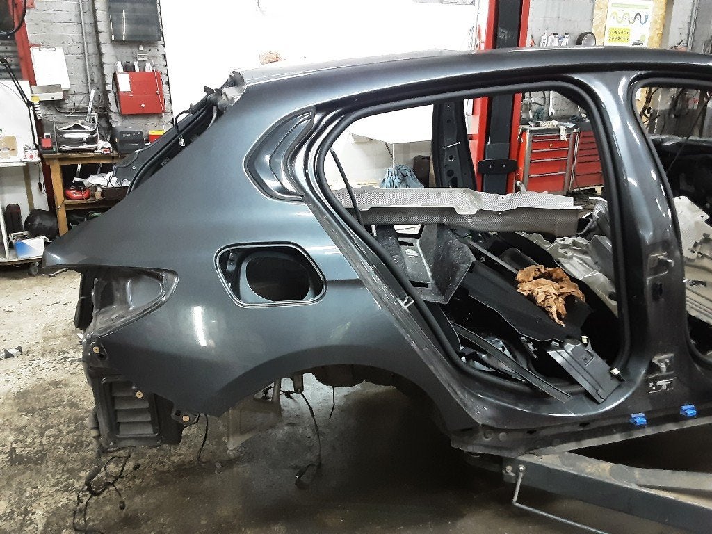 AILE ARRIÈRE DROIT BMW 1 serie (F40) (01-2019/-), Garde-boue, Utilisé, Petuelring 130
80809  München, DE, Arrière