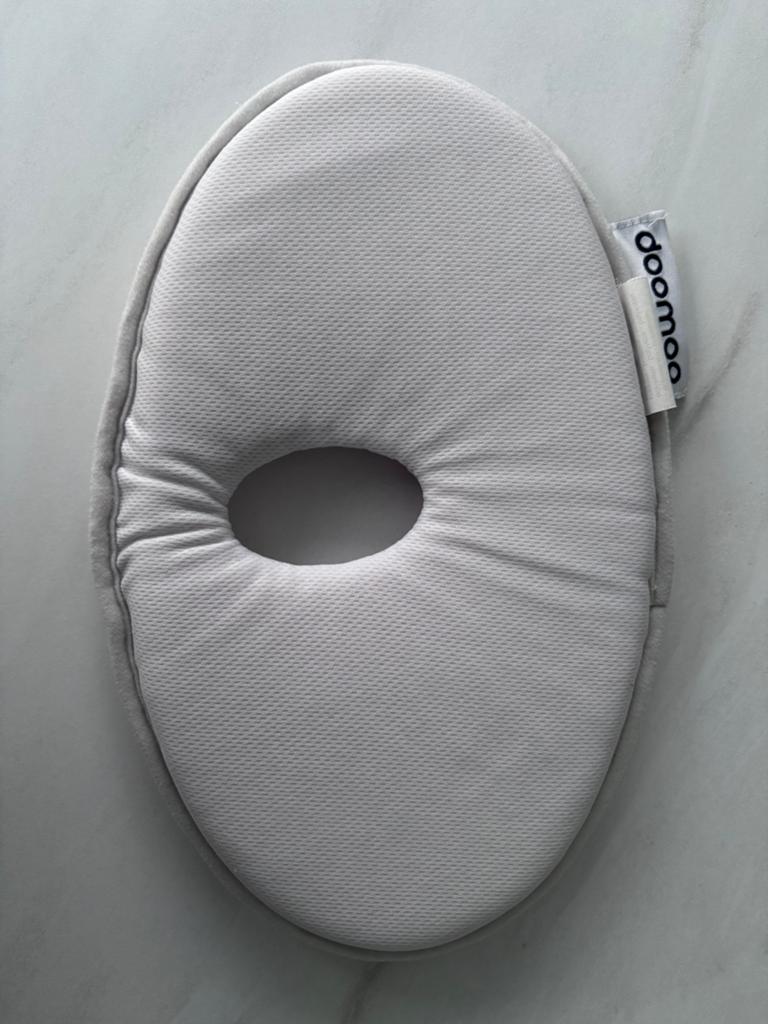 Doomoo babykussen, Jongetje of Meisje, Wit, Ophalen of Verzenden, Zo goed als nieuw