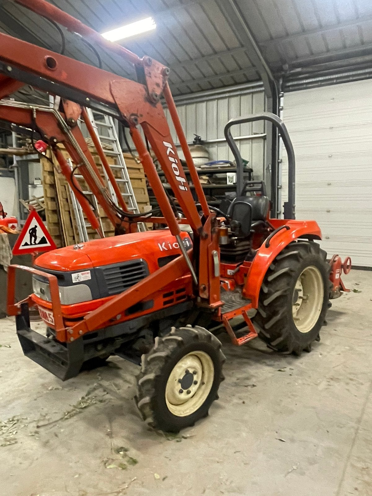 Traktor kioti dk 35, Ophalen