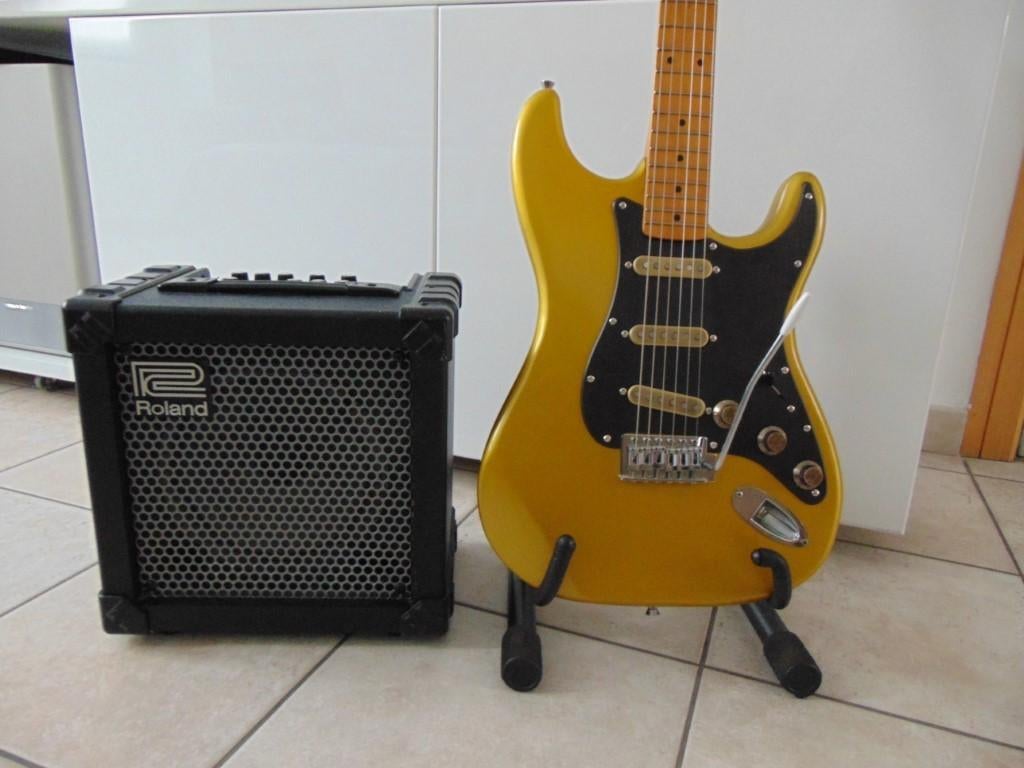 Vintage Stratocaster Fenix by Young Chang + Roland Cube 20X, Muziek en Instrumenten, Ophalen, Zo goed als nieuw, Elektrisch, 6-snarig