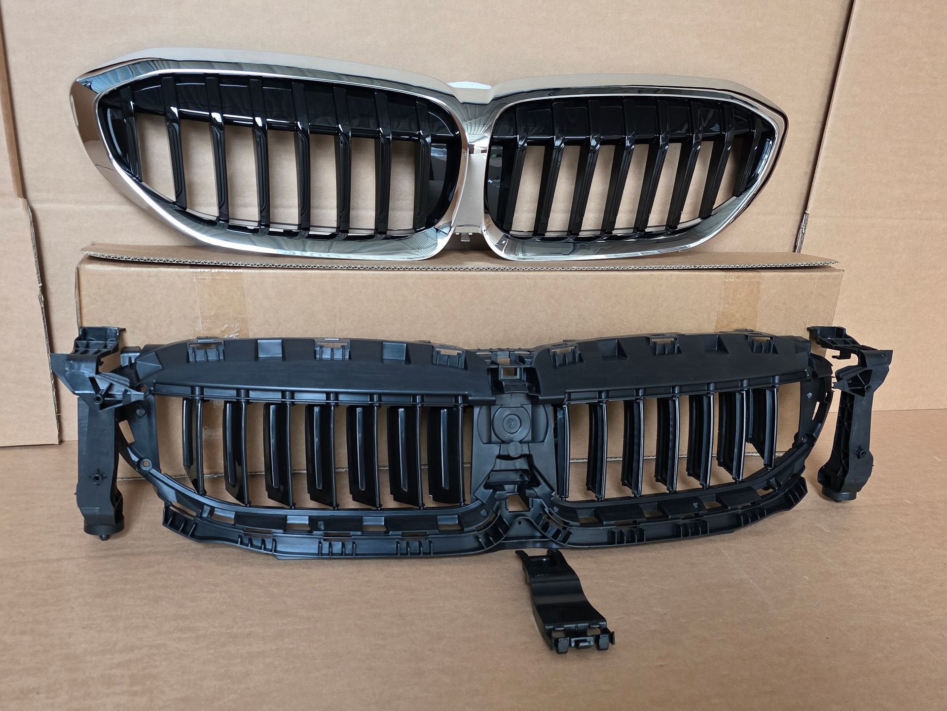 Grille BMW 3 Serie G20 G21 Nieren Grill M Sport + Houder NEW, -, Voor, Nieuw, Ophalen of Verzenden