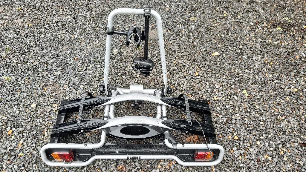 Fietsrek Thule, Auto diversen, Fietsendragers, Ophalen, Gebruikt, Brede banden, 2 fietsen