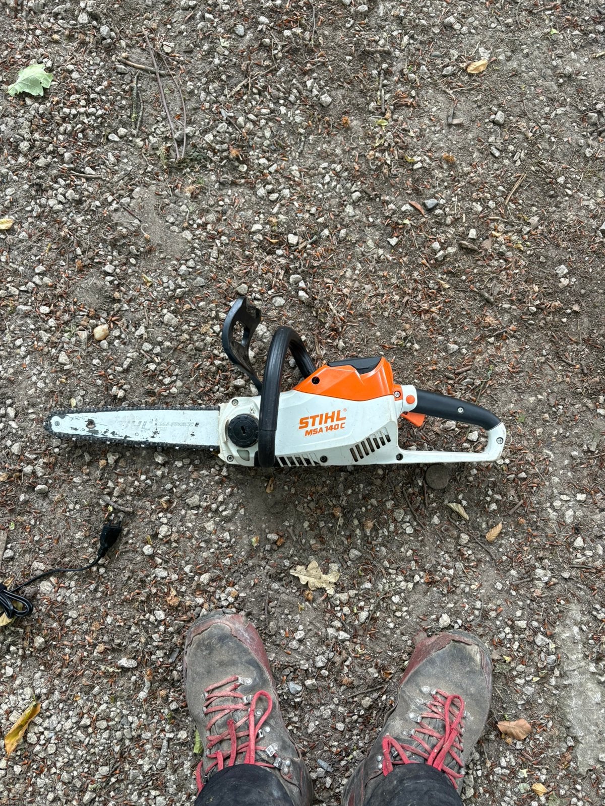 Tronçonneuse stihl msa 140 c avec 2 batterie et un chargeur, Jardin & Terrasse, Outils à main, Enlèvement ou Envoi, Comme neuf