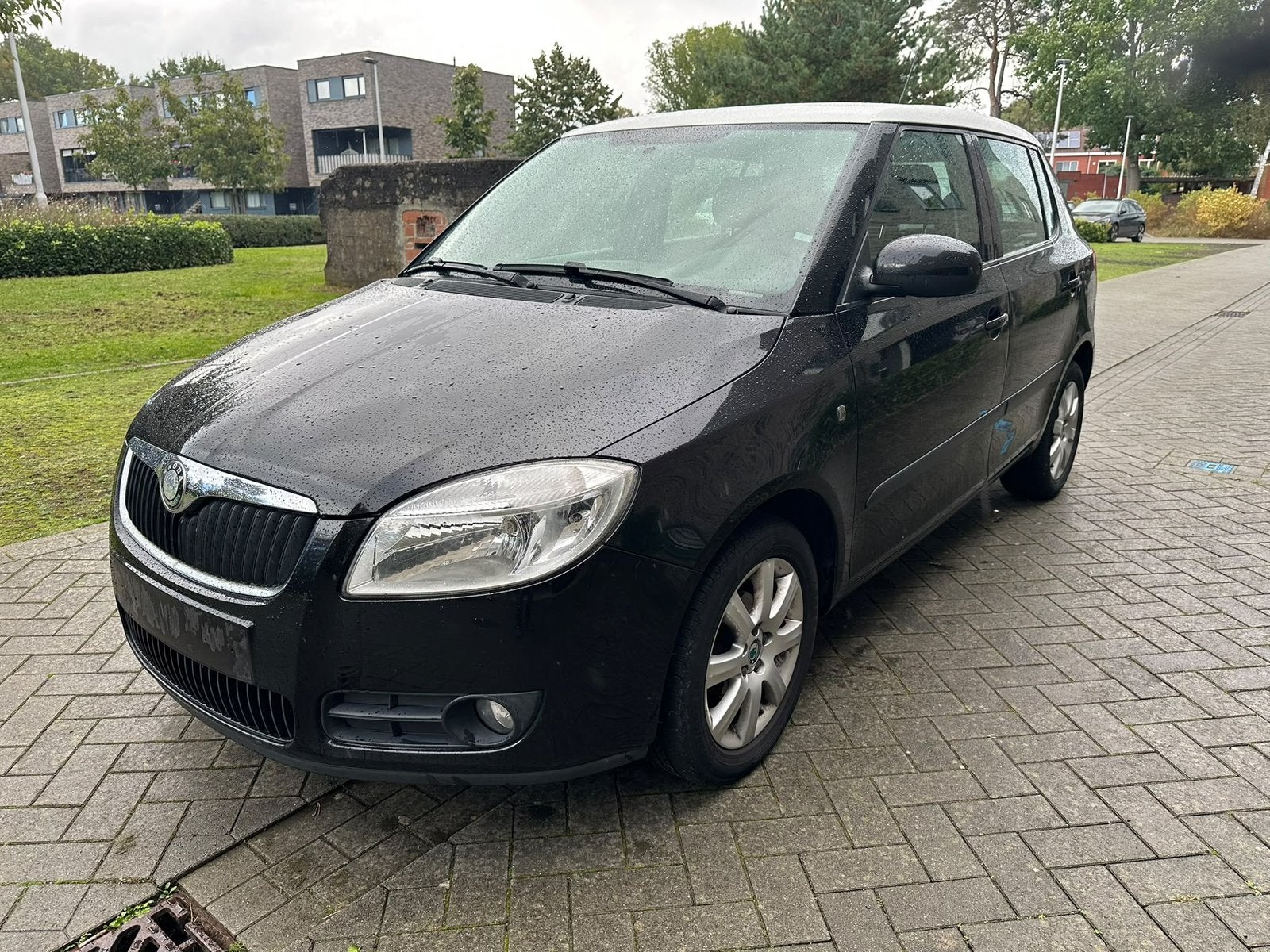 Skoda Fabia 1.2Benzine Met Roos Formulier, Auto's, Electronic Stability Program (ESP), Stof, 140 g/km, Zwart