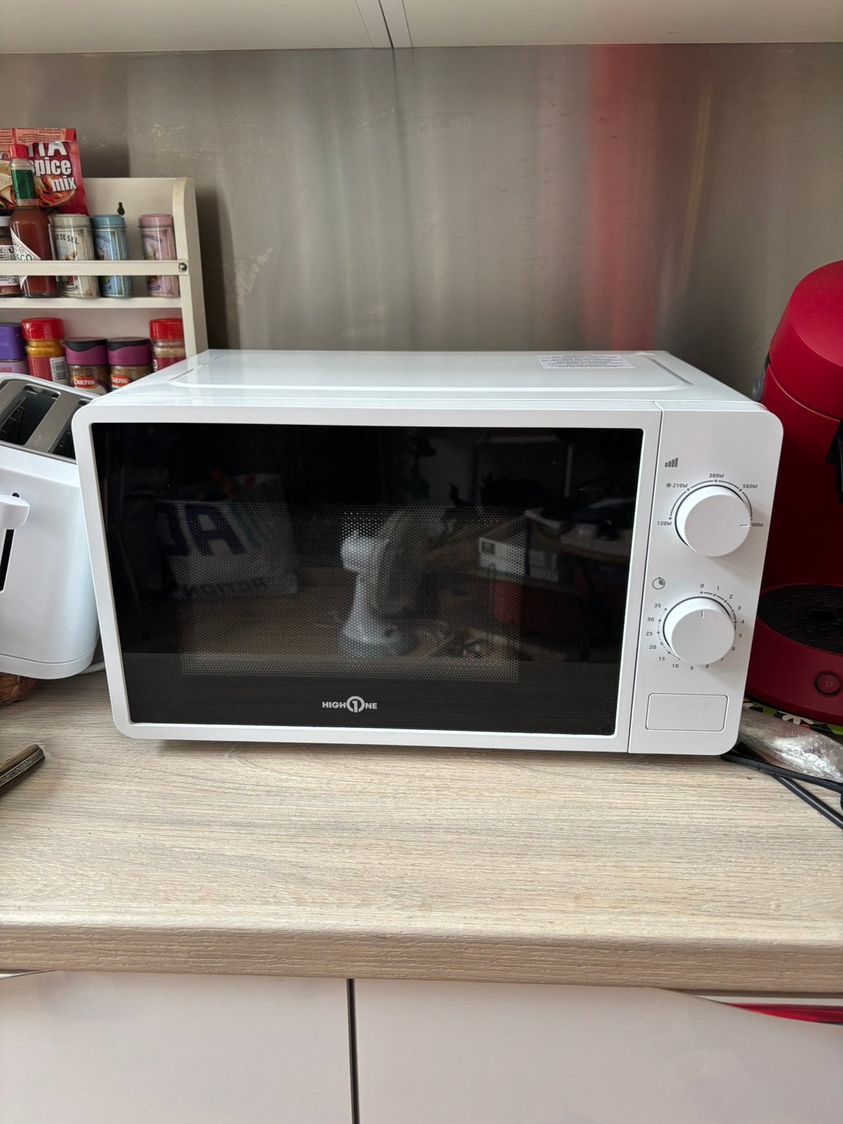 Micro-onde HighOne, Elektronische apparatuur, Microgolfovens, Ophalen, Zo goed als nieuw, Draaiplateau, Minder dan 45 cm