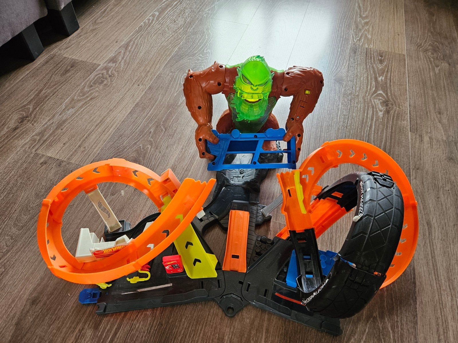 hot wheels city slam gorilla, Kinderen en Baby's, Ophalen, Gebruikt, Racebaan, Hot Wheels