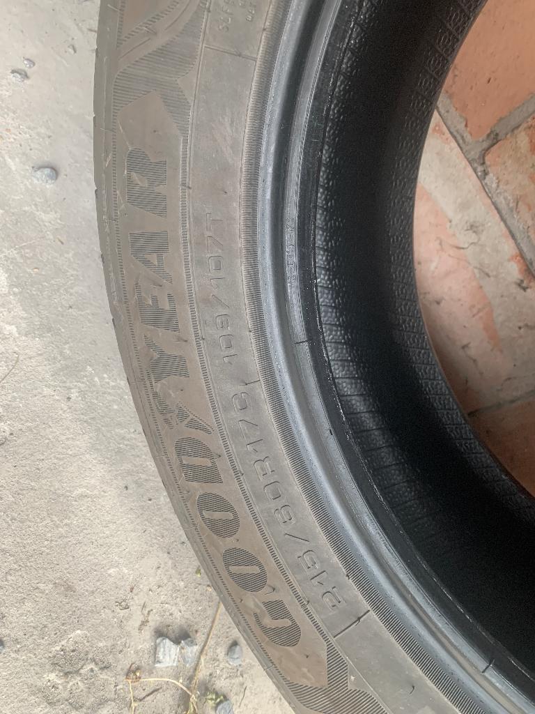 Banden 215/60R17C 109/107 T, Auto-onderdelen, Banden en Velgen, Ophalen, 17 inch, Band(en), Zomerbanden
