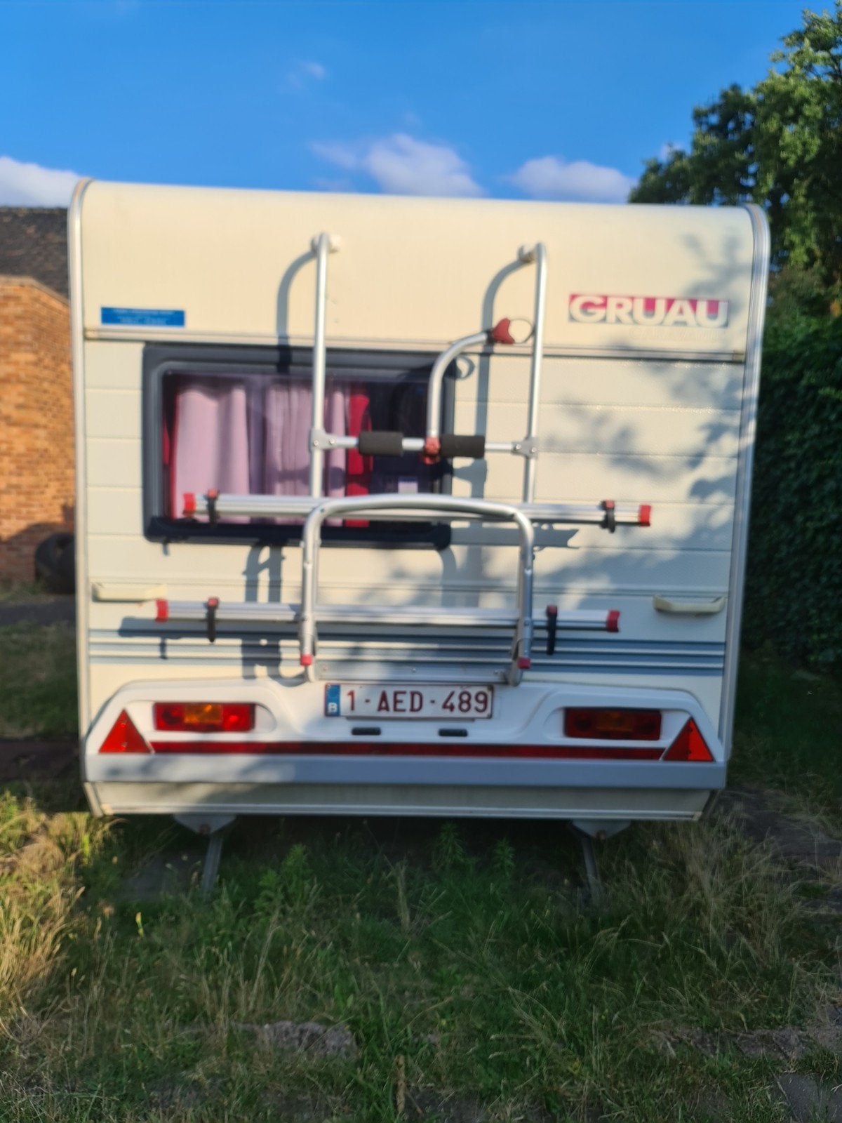 Caravan GRUAU 730 kilo, Caravans en Kamperen, Caravans, Particulier, tot en met 4, 500 - 750 kg, Treinzit, 2 aparte bedden, 4 tot 5 meter