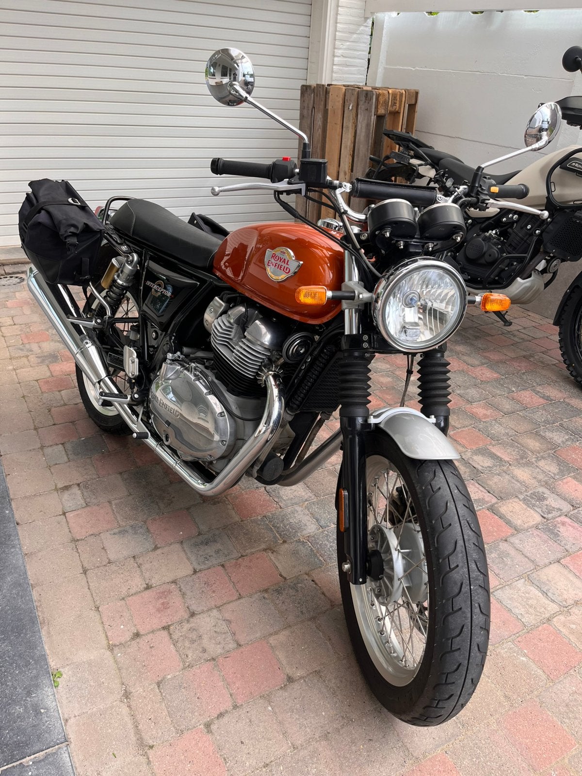 Royal Enfield INTERCEPTOR 650