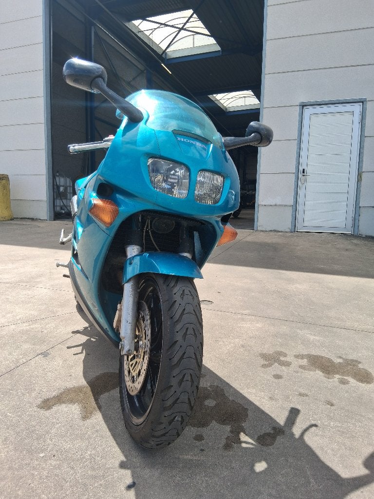 Honda VFR750F, zeer mooie V4 oldtimer, Motoren, Motoren | Honda, 750 cc, Sportuitlaat, 4 cilinders, Motorrijbewijs A