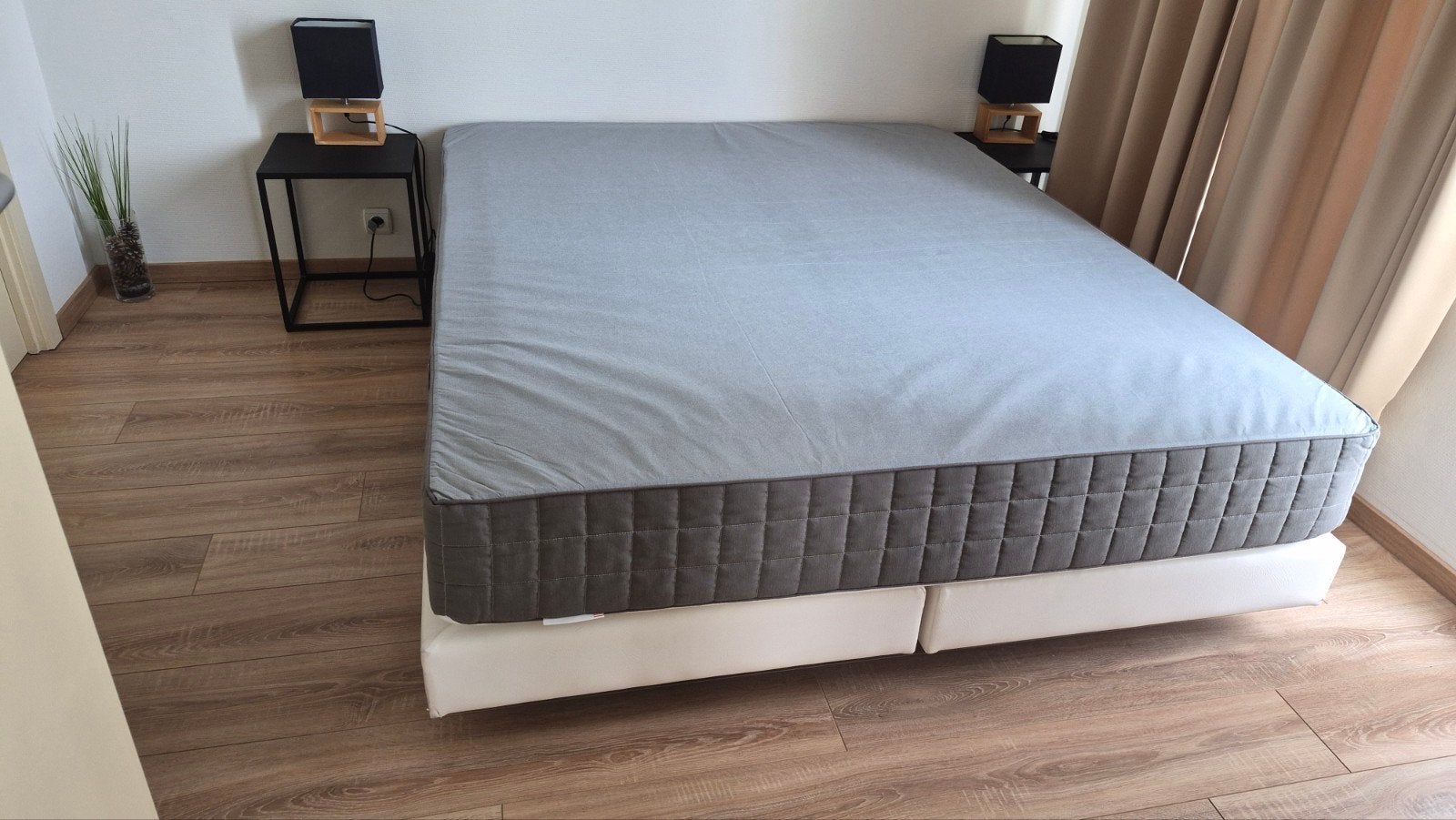 À donner – Lit double avec sommier et matelas à ressorts, Ophalen, Bedbodem