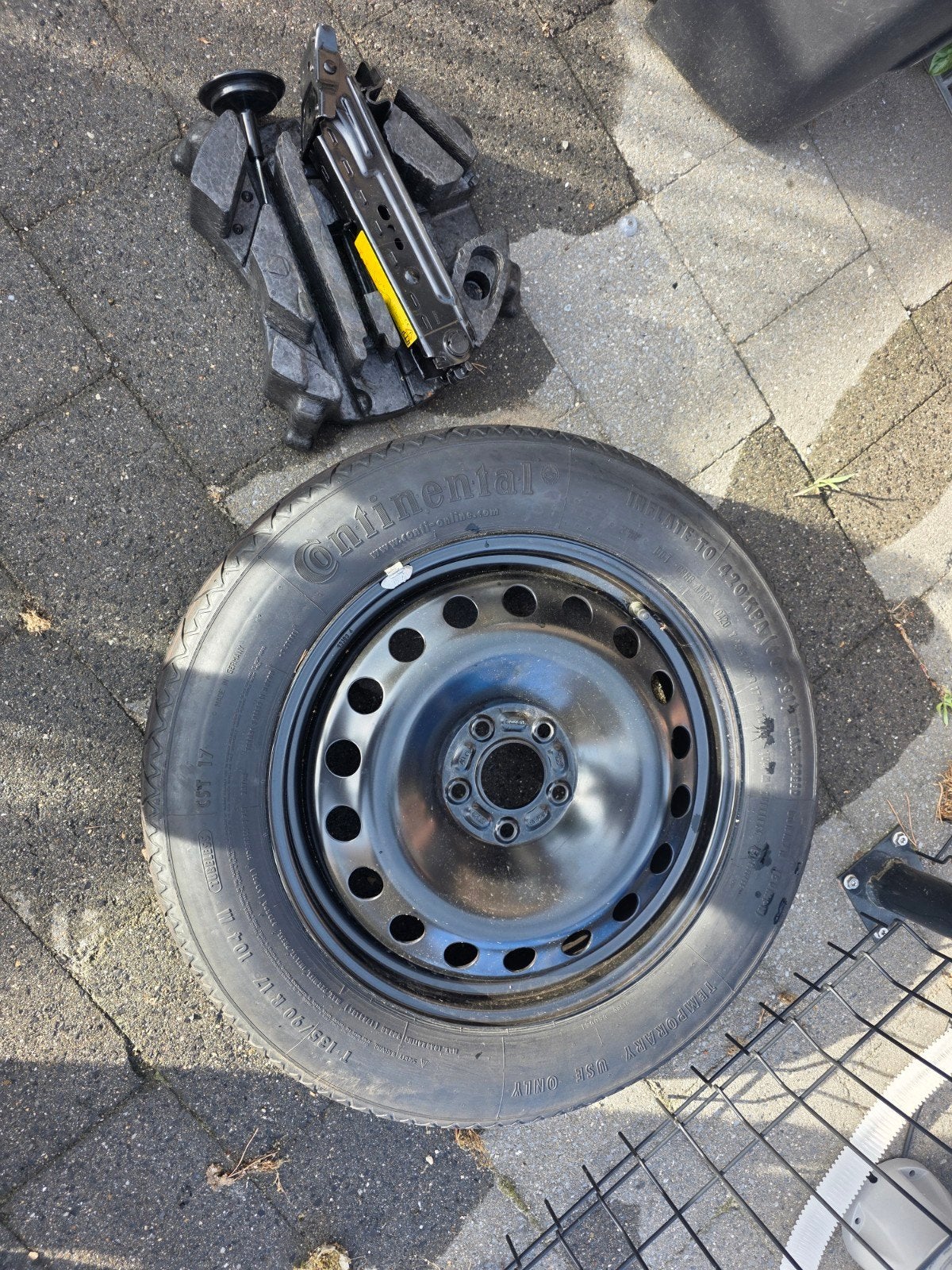 Reservewiel + krik (komt uit ford focus), Ophalen, Overige, Banden en Velgen, Nieuw