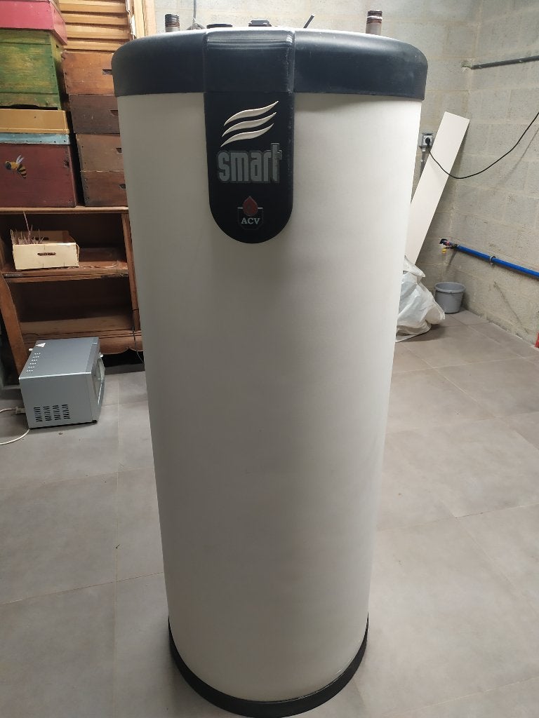 Boiler de l'eau chaude 200 L, 100 litres ou plus, Enlèvement, Utilisé, Boiler