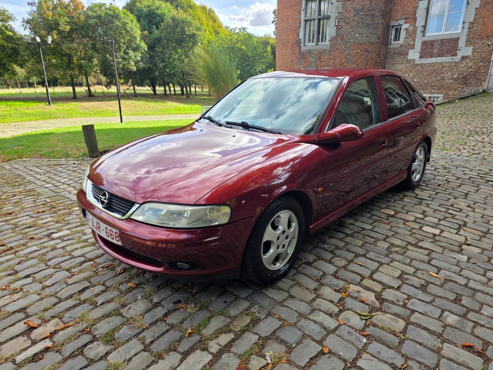Opel Vectra édition 2000, Autos, Rouge, Beige, Boîte manuelle, Vectra