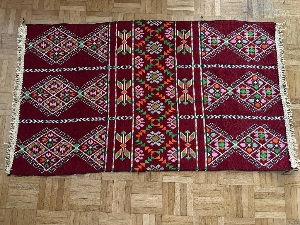 Tapis bordeaux 110x65cm, Neuf, 100 à 150 cm, Enlèvement ou Envoi, 50 à 100 cm