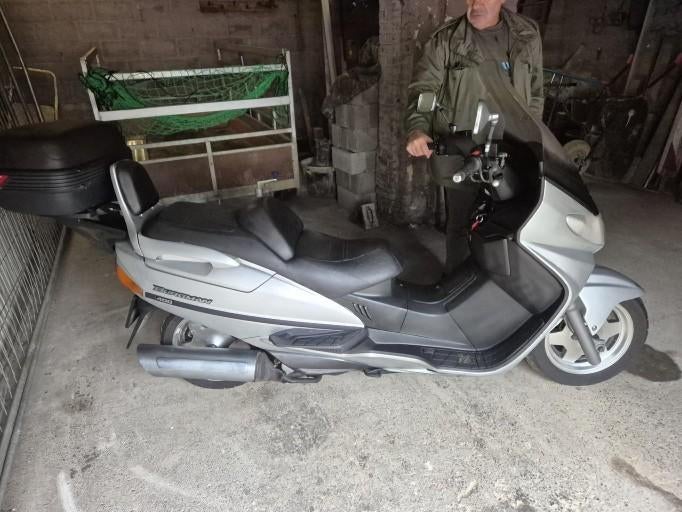 Moto/scooter suzuki burgman, Motos, Permis Moto A, Scooter, Particulier, 400 cm³