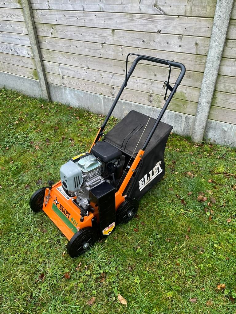 TE HUUR: Verticuteermachine Eliet e401, Ophalen, Zo goed als nieuw