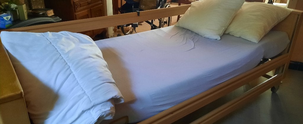 Elektrisch ziekenhuisbed en toebehoren, Diversen, Verpleegmiddelen, Ophalen, Gebruikt