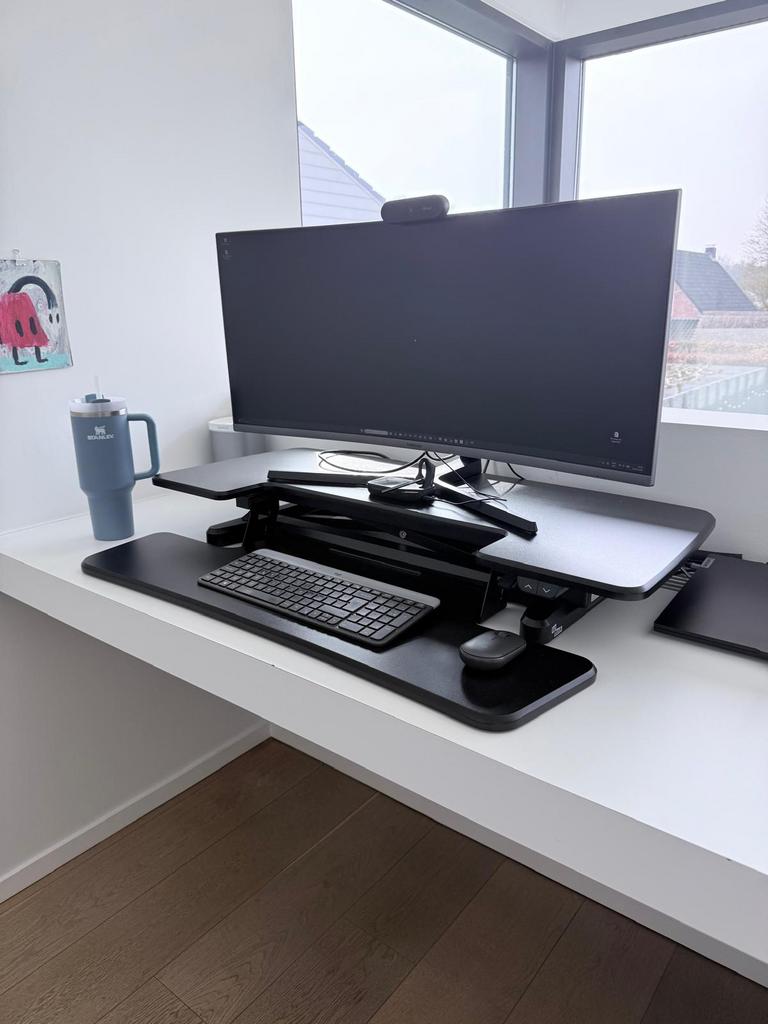 Updesk Cross monitor verhoger, elektrisch verstelbaar., Maison & Meubles, Bureaux, Enlèvement, Électrique, Comme neuf