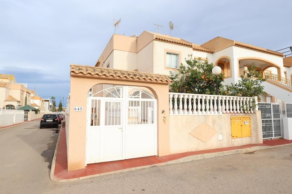 Huis met 3 slaapkamers te koop in Torrevieja, Torrevieja, Spanje, Woonhuis, 3 kamers