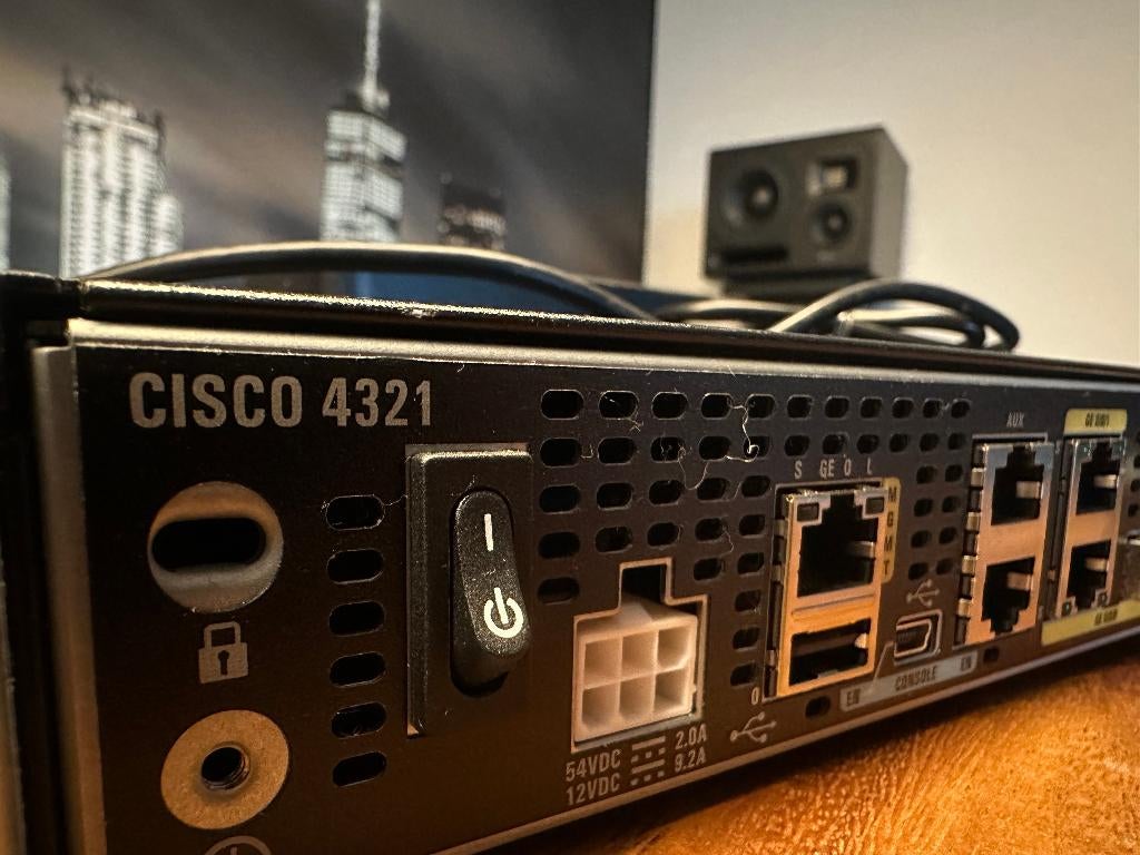Cisco ISR4321 router, Ophalen, Zo goed als nieuw, Router